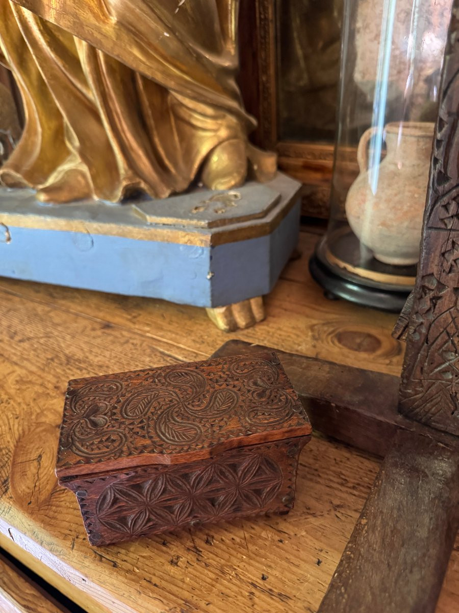 Small Carved Chest – Lacemaker’s Box, Love Box – Folk Art – Auvergne-photo-8