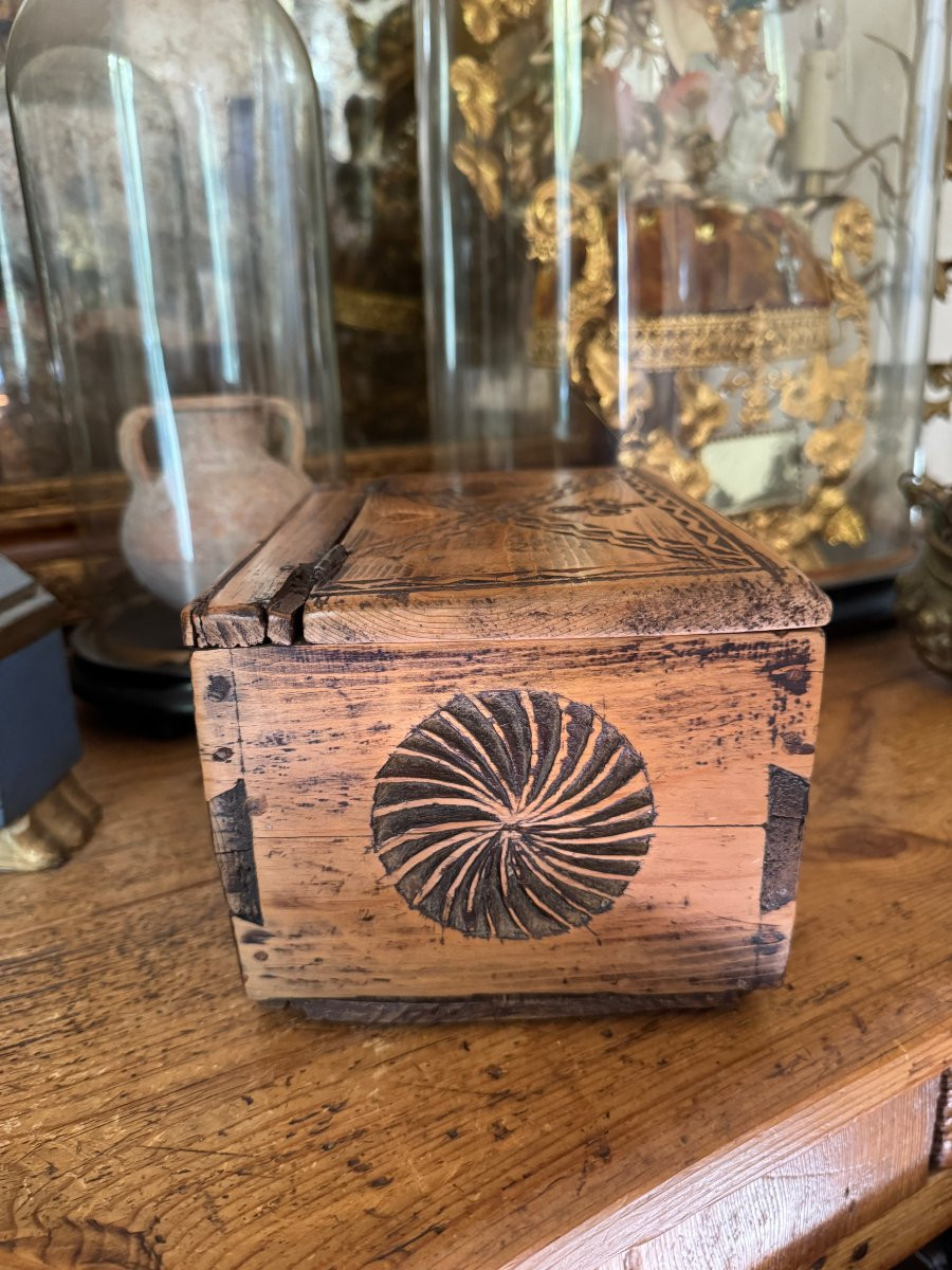 Monogrammed Box – Folk Art – Queyras – Chest, Knife-carved Love Box -photo-1