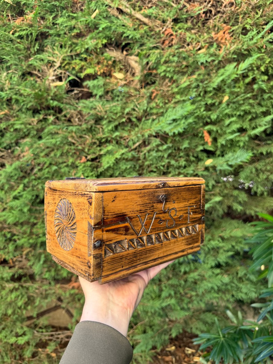 Monogrammed Box – Folk Art – Queyras – Chest, Knife-carved Love Box -photo-8