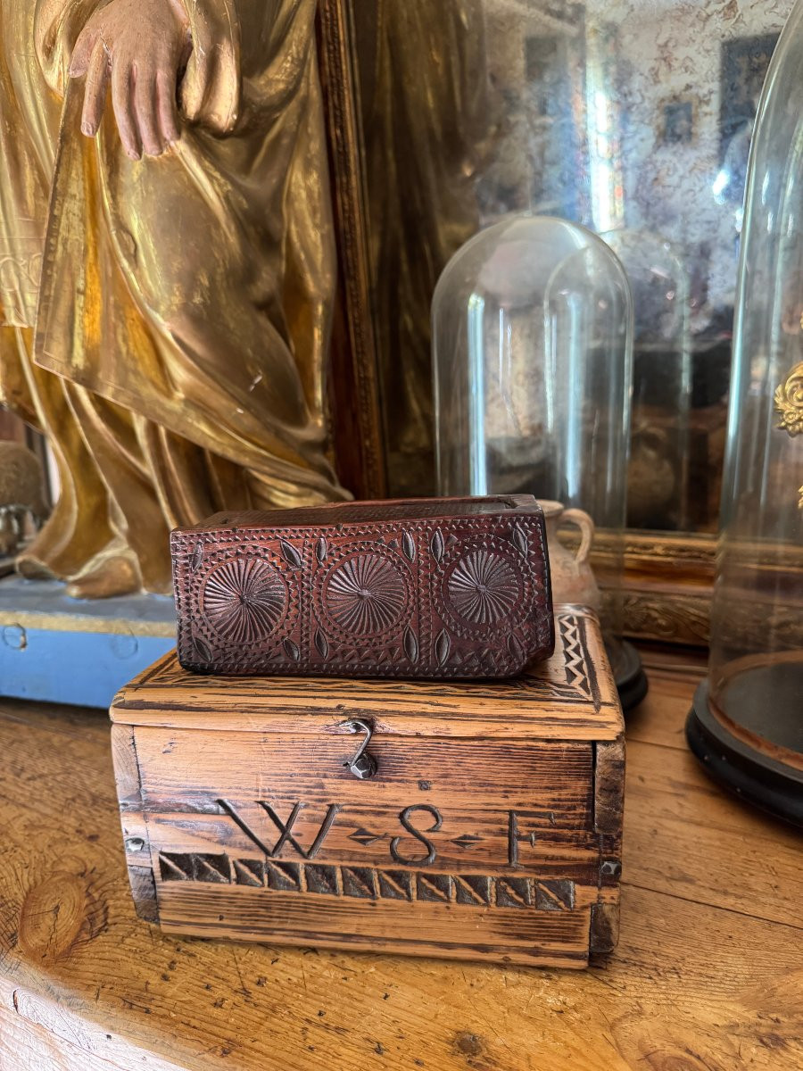 Museum - Small Carved Box - Lacemaker's Box - Love Box - Folk Art-photo-2