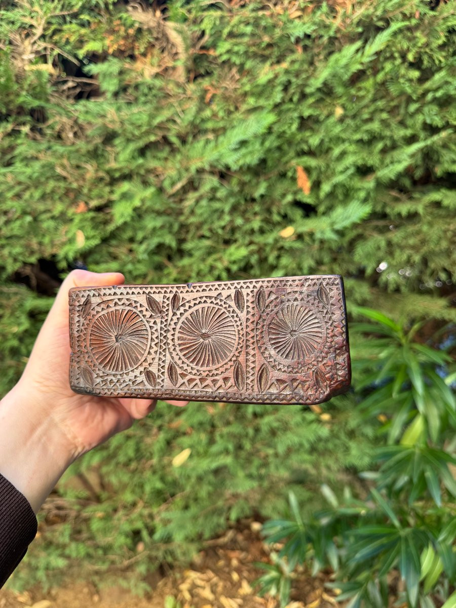 Museum - Small Carved Box - Lacemaker's Box - Love Box - Folk Art-photo-3