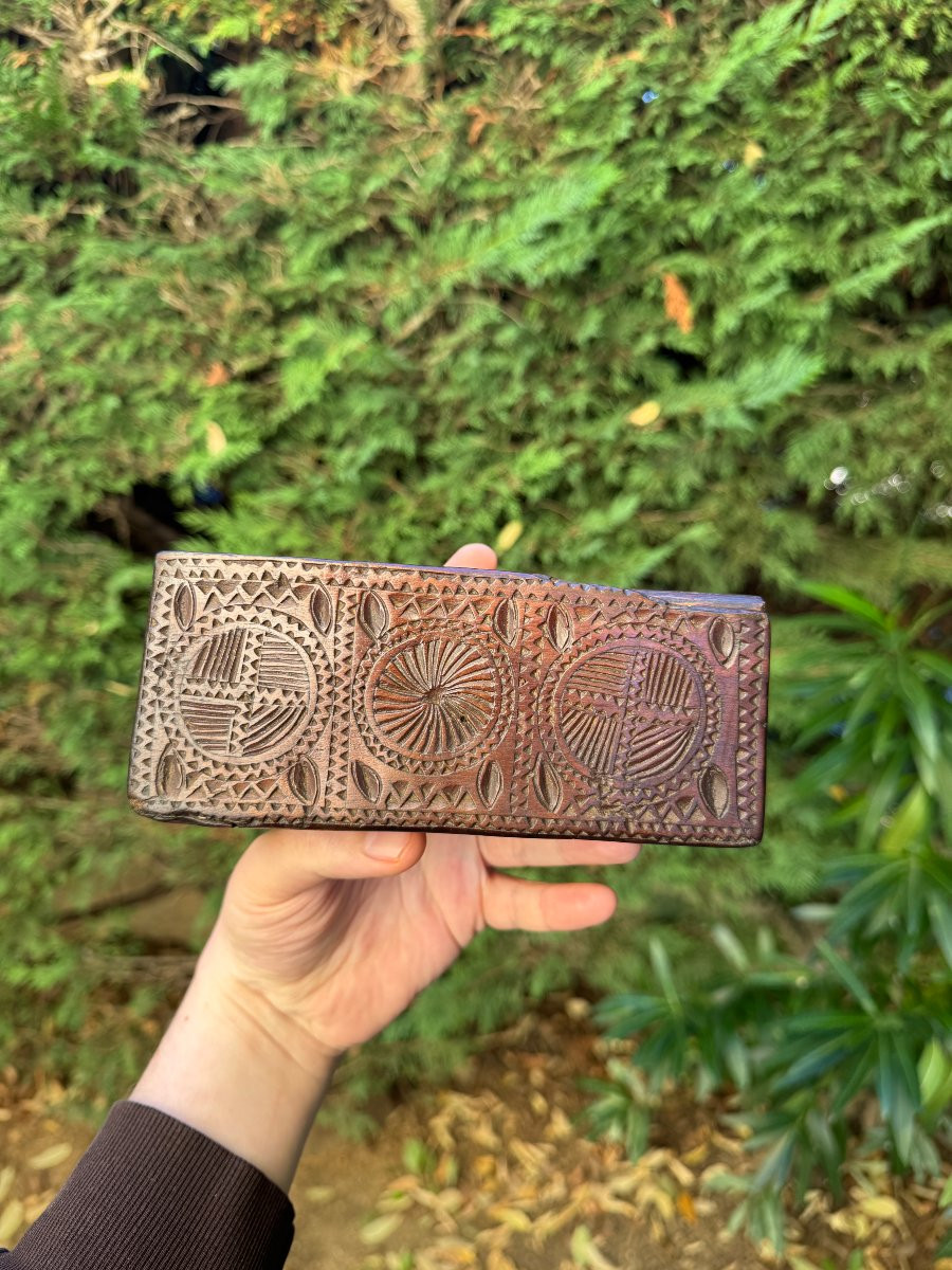 Museum - Small Carved Box - Lacemaker's Box - Love Box - Folk Art-photo-1