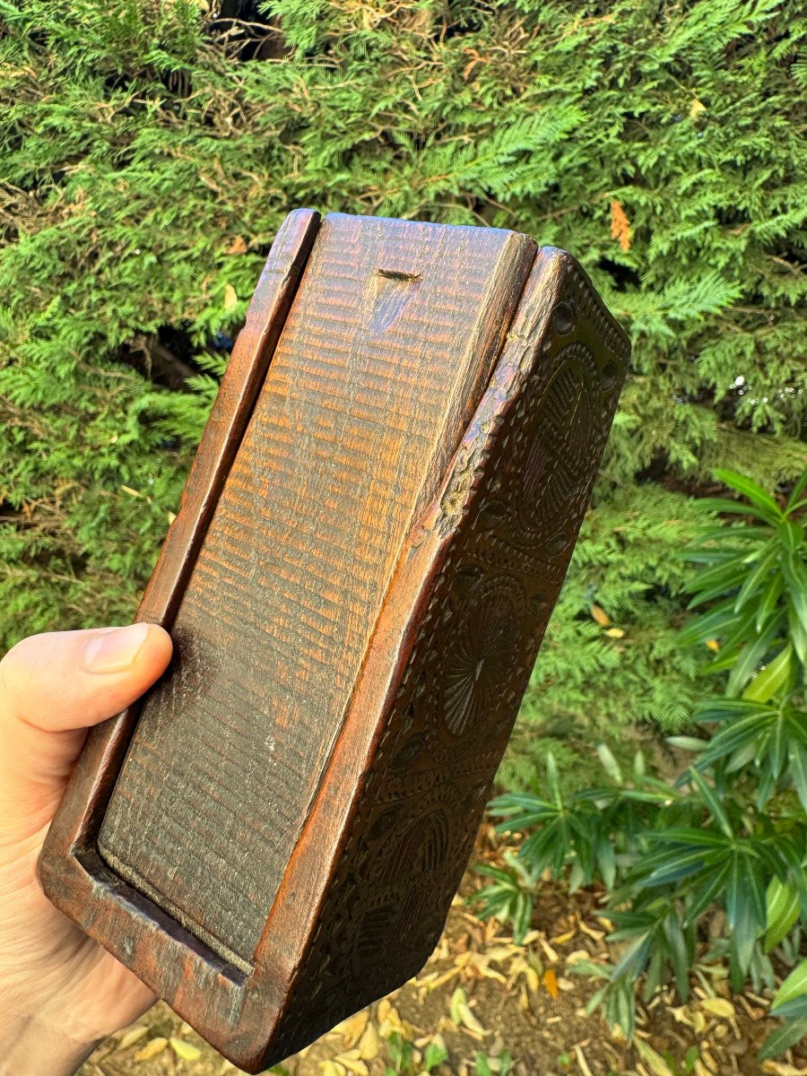 Museum - Small Carved Box - Lacemaker's Box - Love Box - Folk Art-photo-4