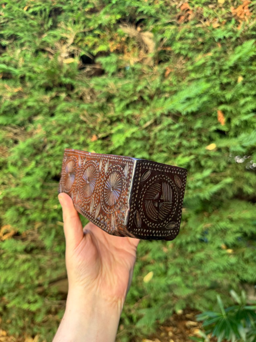 Museum - Small Carved Box - Lacemaker's Box - Love Box - Folk Art-photo-7