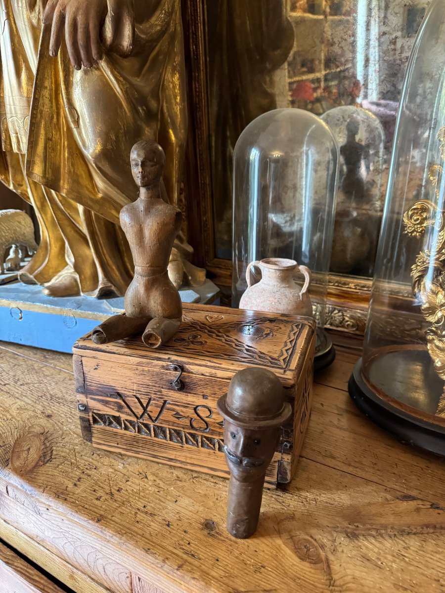 Sculpture – Small Carved Wooden Artist's Mannequin – Articulated Figure – Folk Art-photo-2