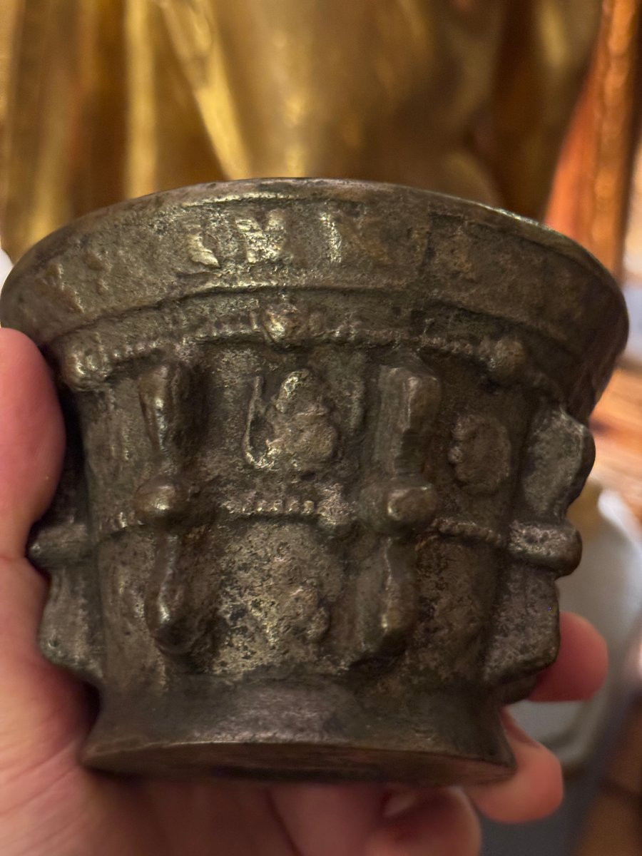 Petit mortier d’apothicaire – Puy-en-Velay – Haute Époque – Maître du sceau Ramousse-photo-5