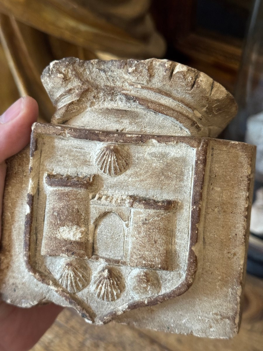 Stone Sculpture - Architectural Fragment - Sculpted Coat Of Arms - Heraldry - Capital -photo-3