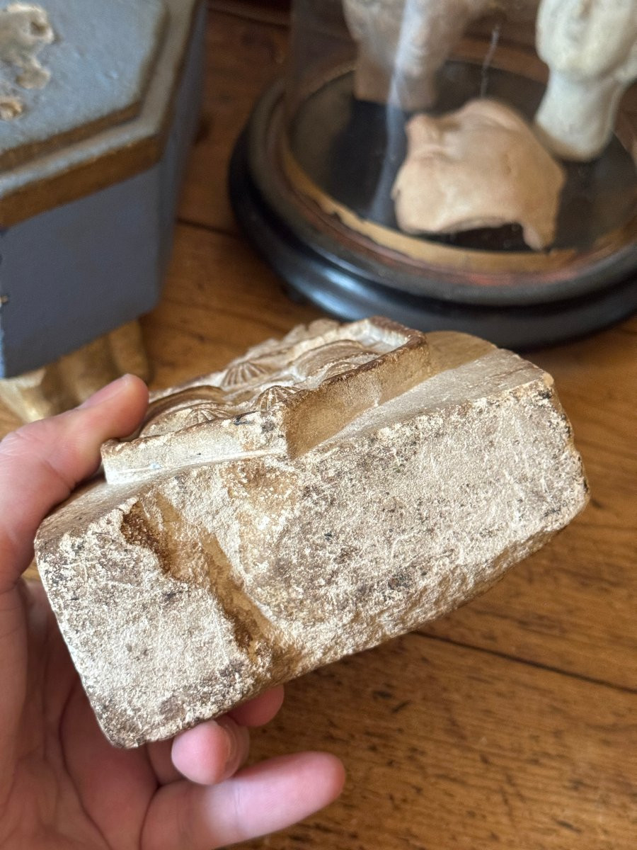 Stone Sculpture - Architectural Fragment - Sculpted Coat Of Arms - Heraldry - Capital -photo-7