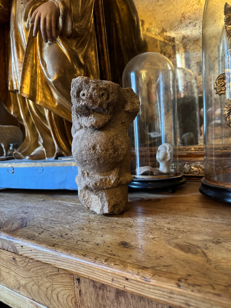 Fragment - Sculpture m&eacute;di&eacute;vale &ndash; Statuaire, cr&eacute;ature &ndash; Bestiaire &ndash; Cocatrix &ndash; Haute &Eacute;poque-photo-2