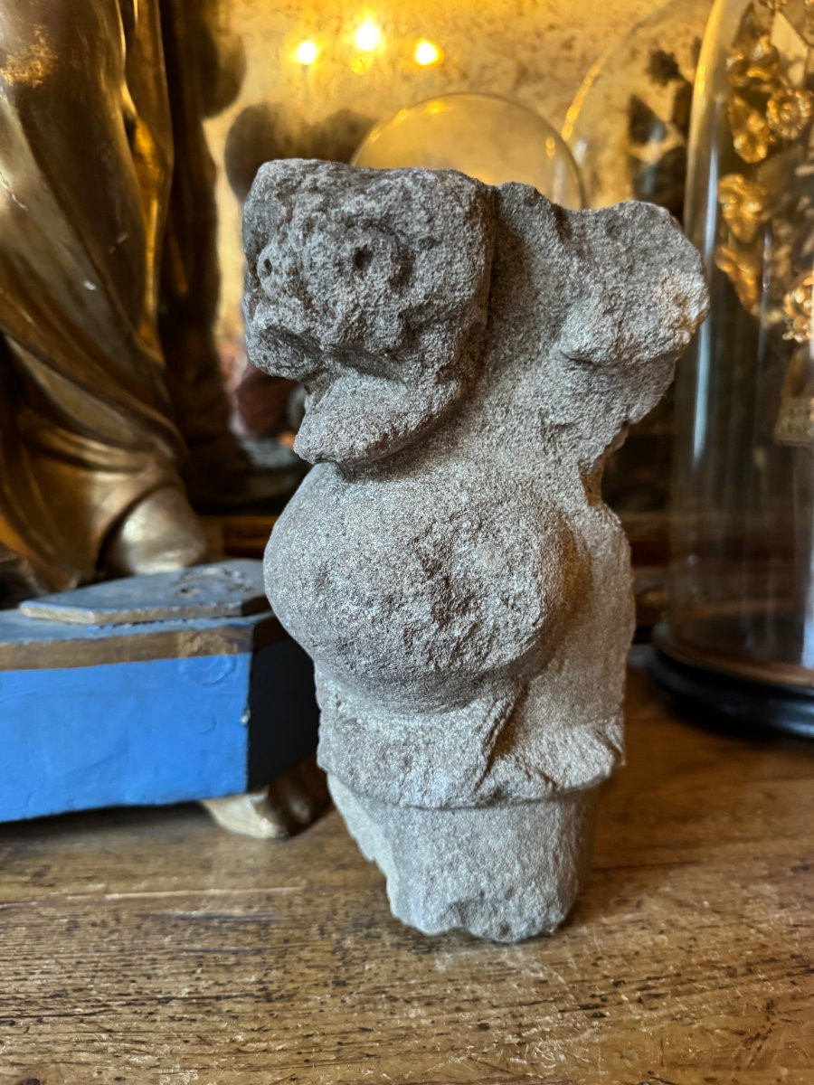 Fragment - Sculpture m&eacute;di&eacute;vale &ndash; Statuaire, cr&eacute;ature &ndash; Bestiaire &ndash; Cocatrix &ndash; Haute &Eacute;poque-photo-3