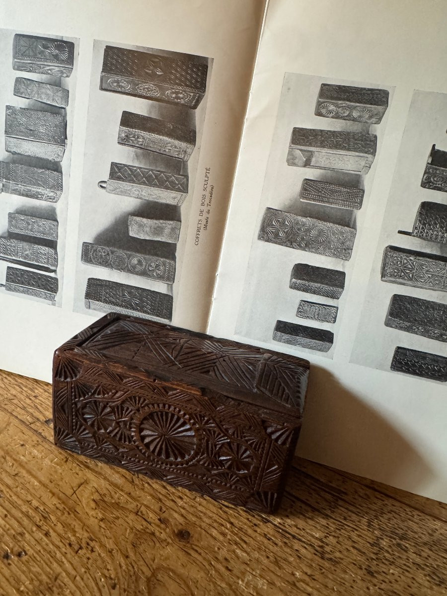 Small Knife-carved Box – Lacemaker's Box – Love Box – Folk Art-photo-3