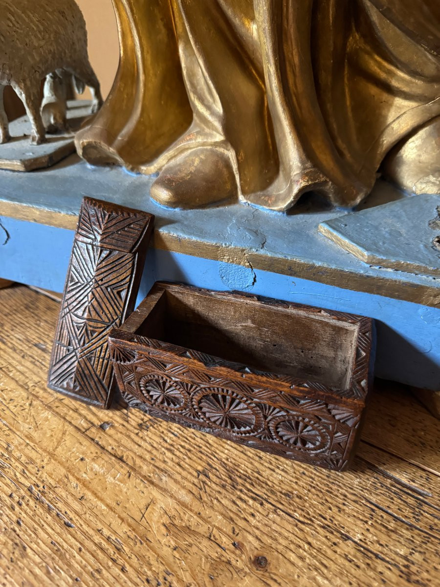 Small Knife-carved Box – Lacemaker's Box – Love Box – Folk Art-photo-4