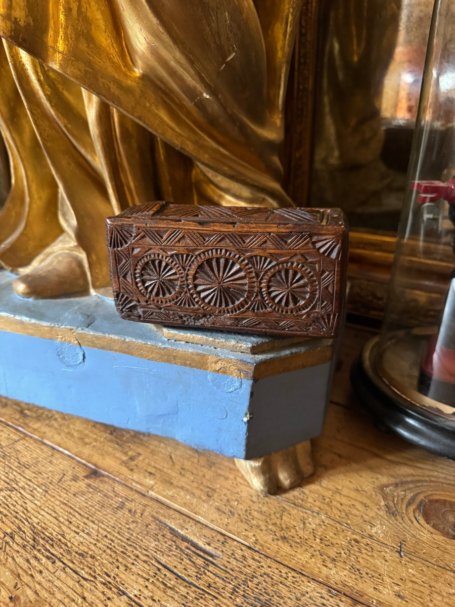Small Knife-carved Box – Lacemaker's Box – Love Box – Folk Art-photo-1