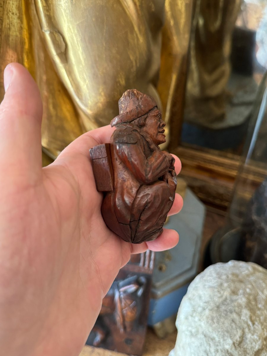 Mus&eacute;e - Tabati&egrave;re anthropomorphe &ndash; Grognard assis &ndash; Art populaire &ndash; Travail de bagnard -photo-4