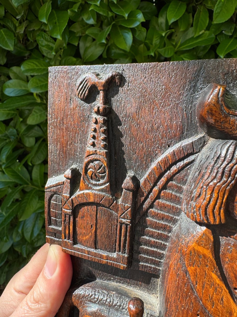 Bois sculpt&eacute; &ndash; Art populaire &ndash; Panneau sculpt&eacute; &ndash; Homme &agrave; cheval et &eacute;glise au coq -photo-3