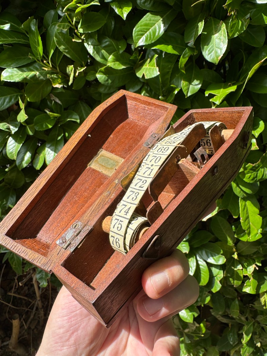 Curiosité, Mémento Mori – Père Cent en forme de cercueil – Compteur a système – art populaire-photo-8