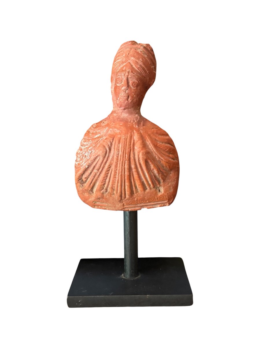 Artefact – Antiquité – Protomé Féminine Votive en Terre Cuite – Monde Grec – Archéologie