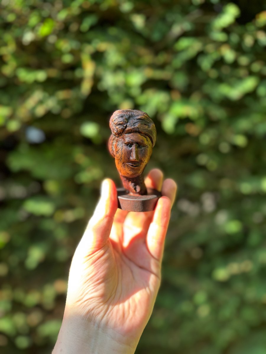 Sculpture - Visage, Buste féminin populaire sculpté dans une loupe de bois – Art populaire-photo-3