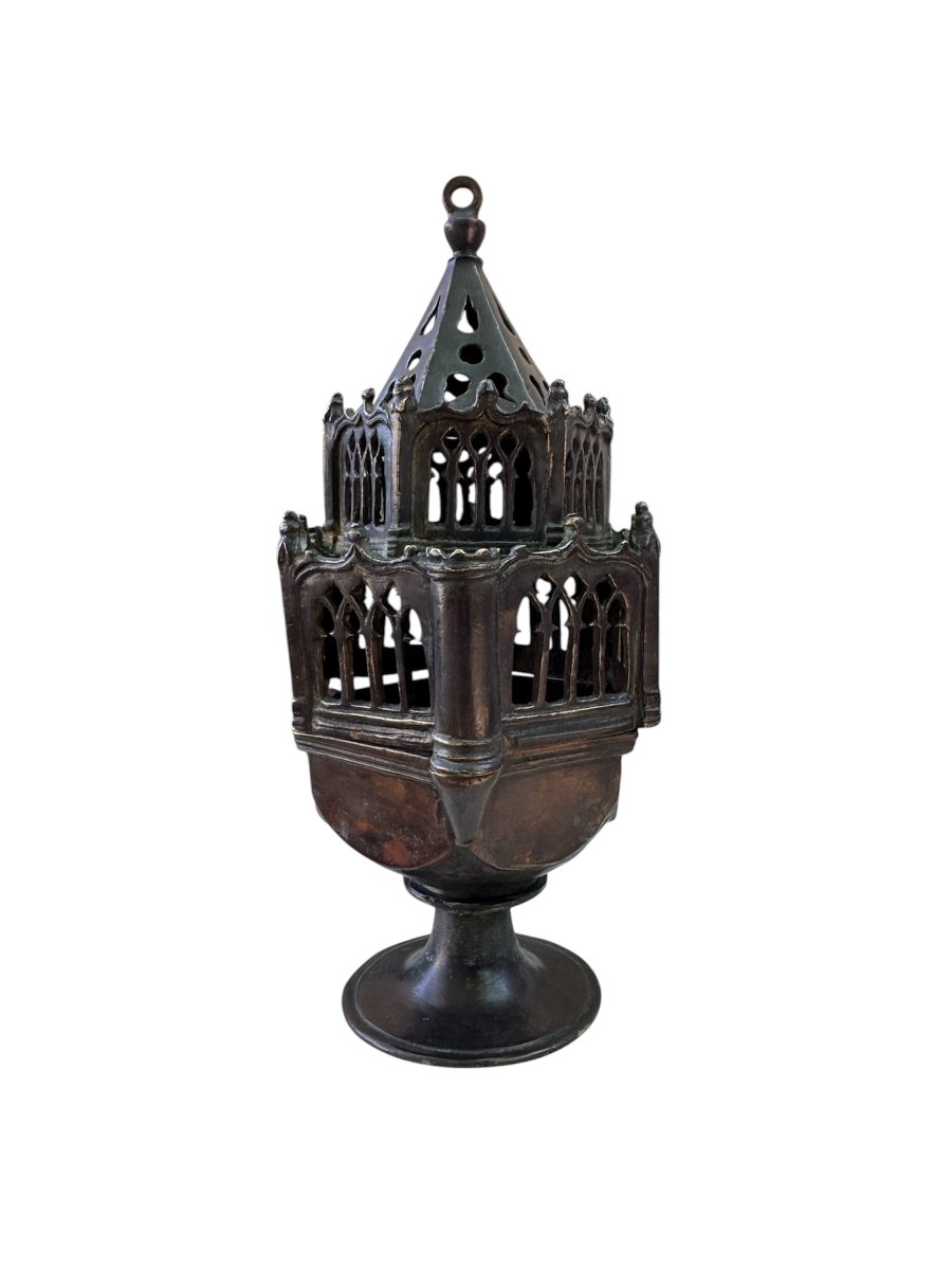  Mus&eacute;e &ndash; Orf&egrave;vrerie m&eacute;di&eacute;vale &ndash; Encensoir gothique en bronze &ndash; Haute &Eacute;poque
