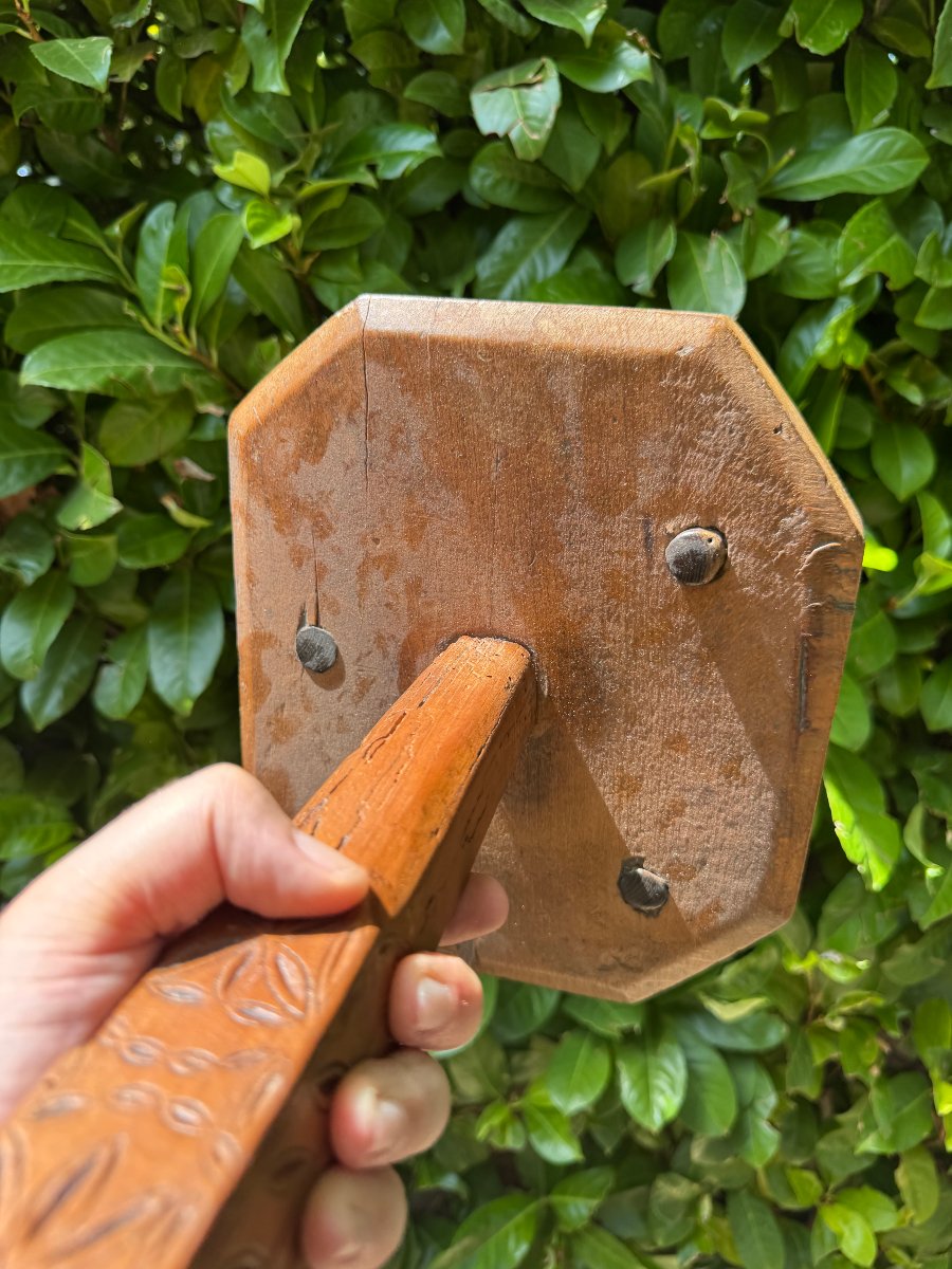 Musée - Porte-quenouille sculpté sur pied tripode, sculpture au couteau – Art populaire-photo-3