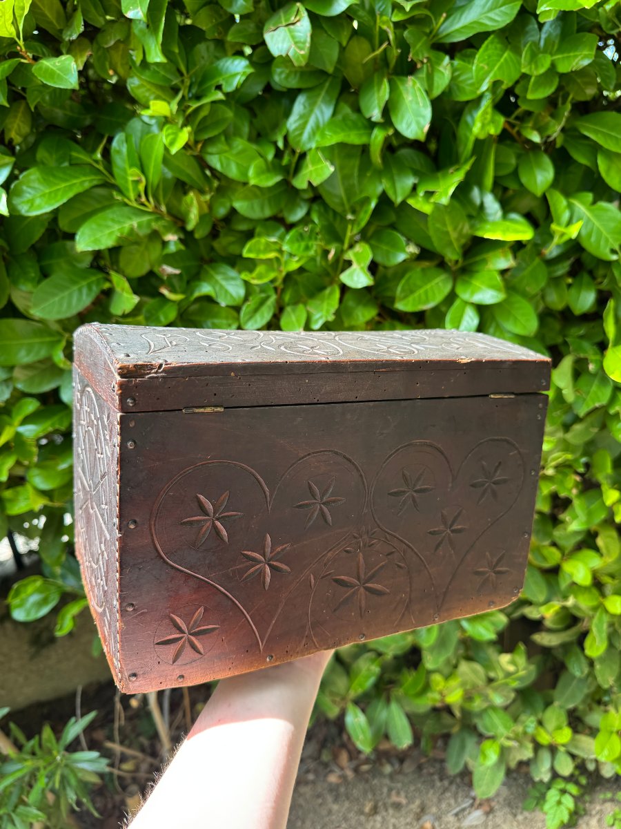 Chest – Lace-maker’s Box With Carved Design – Folk Art – Love Box-photo-2