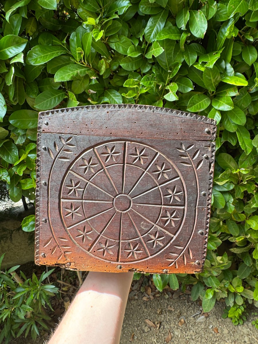 Chest – Lace-maker’s Box With Carved Design – Folk Art – Love Box-photo-3