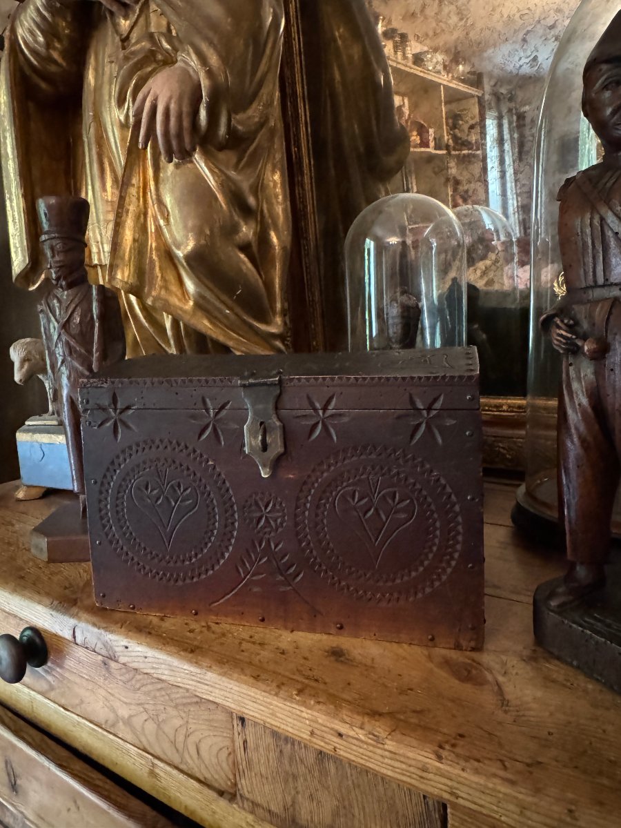 Chest – Lace-maker’s Box With Carved Design – Folk Art – Love Box-photo-8