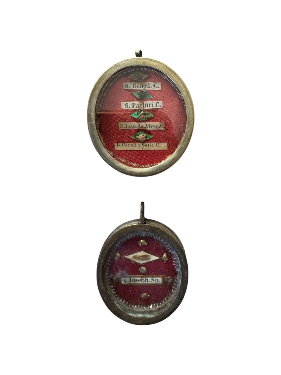 Reliquaire - Deux reliquaires pendentifs à reliques de saints – Saint Joseph, Vierge Marie