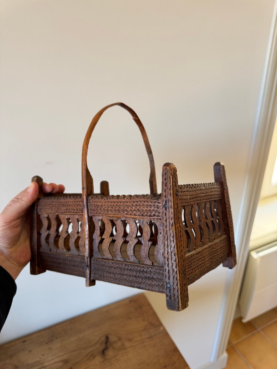 Musée – Exceptionnel petit panier en bois sculpté au couteau et ajouré – Art populaire - Panier-photo-8