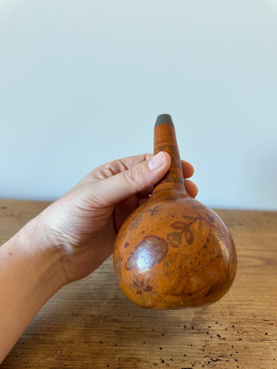 Mus&eacute;e - Poire &agrave; poudre de chasse en calebasse polychrome &ndash; Art populaire - H&eacute;raldique-photo-4