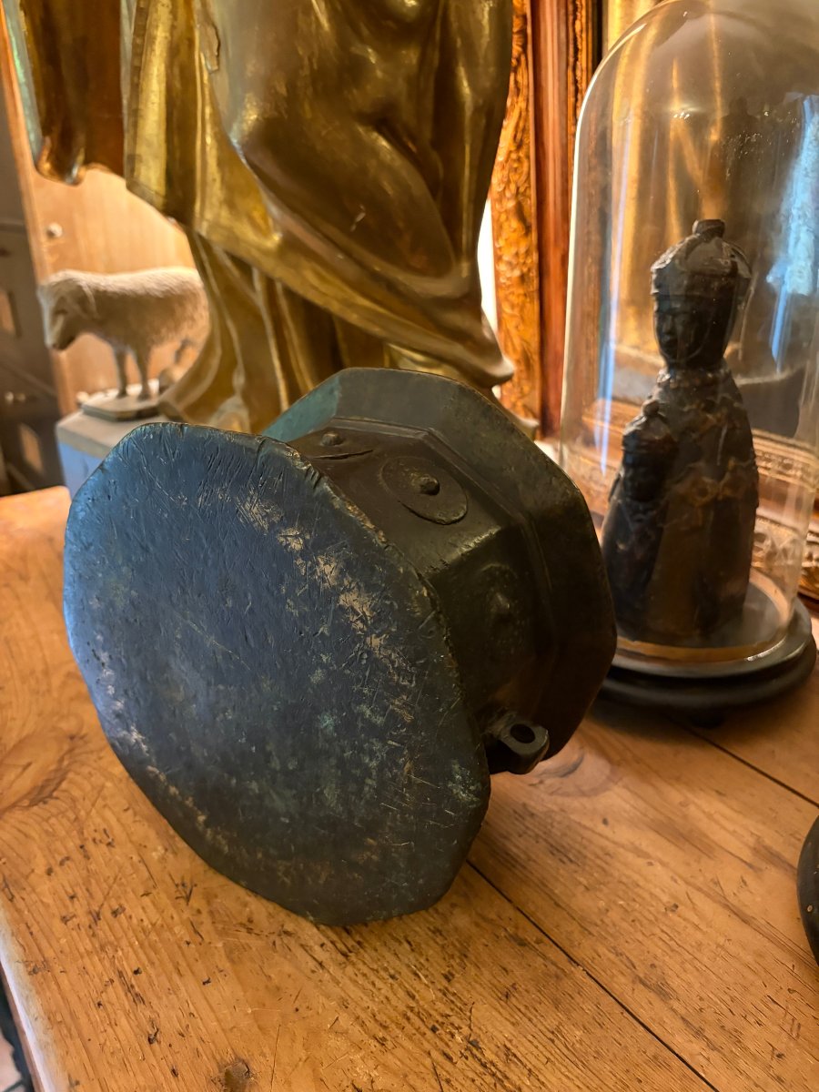 Museum - Decagonal Bronze Mortar – Medieval Islamic Art – Persia – High Period-photo-1