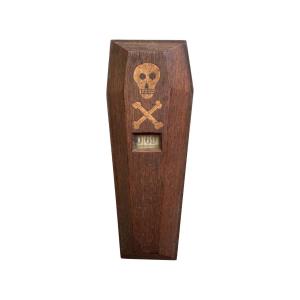 Curiosité, Mémento Mori – Père Cent en forme de cercueil – Compteur a système – art populaire