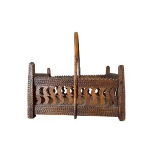 Musée – Exceptionnel petit panier en bois sculpté au couteau et ajouré – Art populaire - Panier