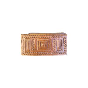 Petit Coffre monoxyle sculpté – Coffret de dentellière, Boîte d’amour – Art populaire