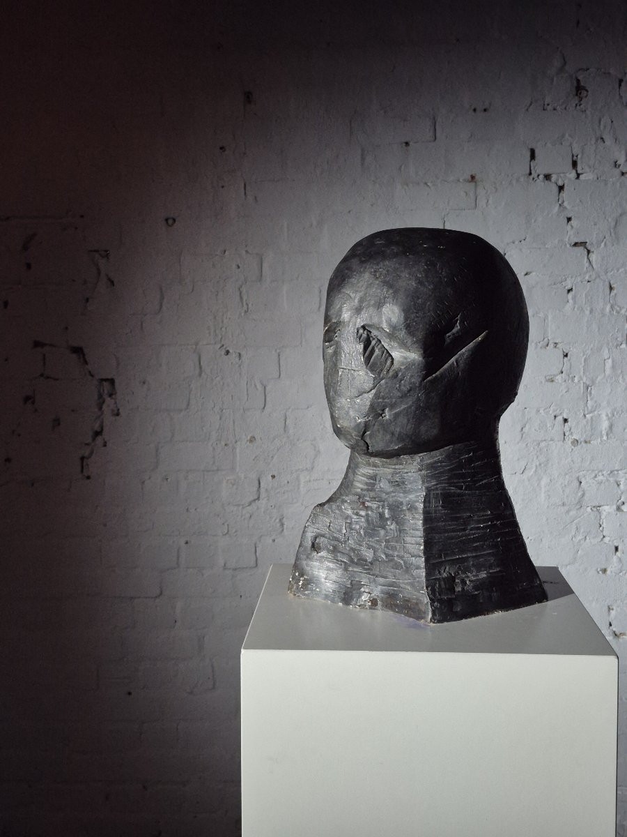 Abstract Sculpture Of A Head-photo-4