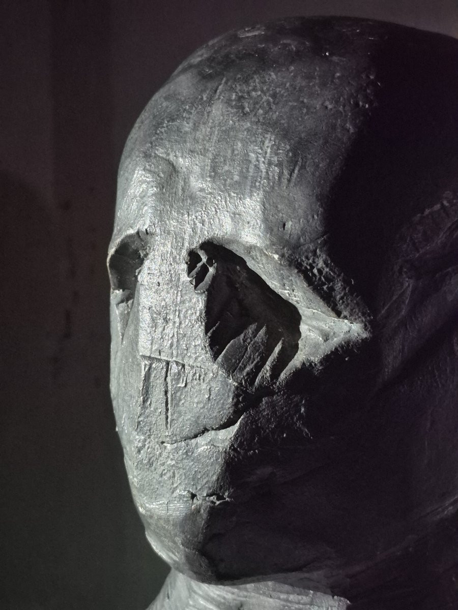 Abstract Sculpture Of A Head-photo-7