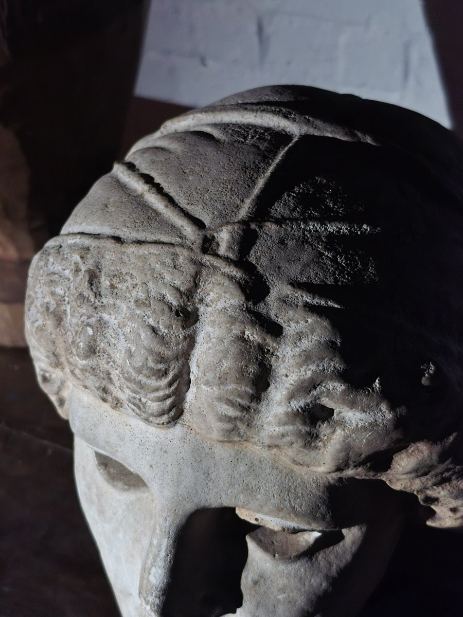 Fragment de tête en plâtre 'Sakkos'-photo-1