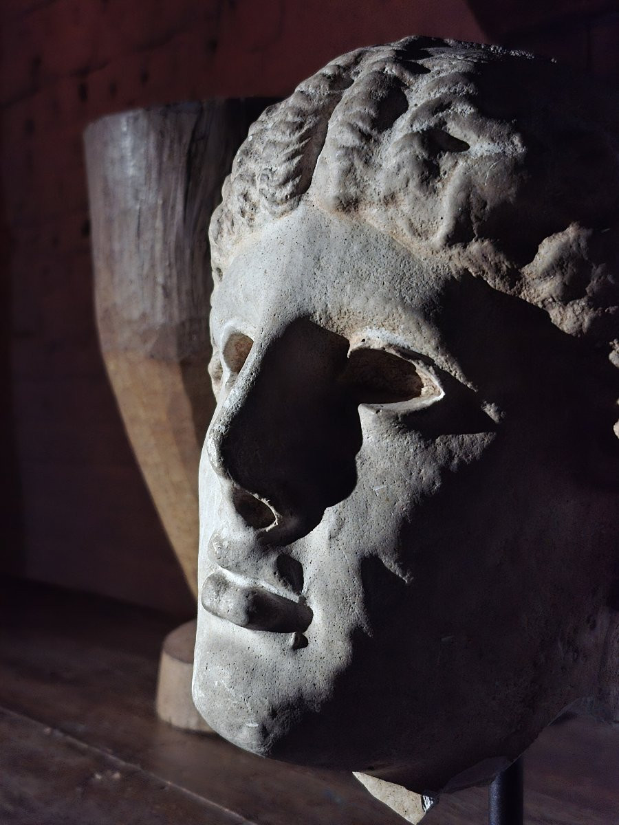 Fragment de tête en plâtre 'Sakkos'-photo-4