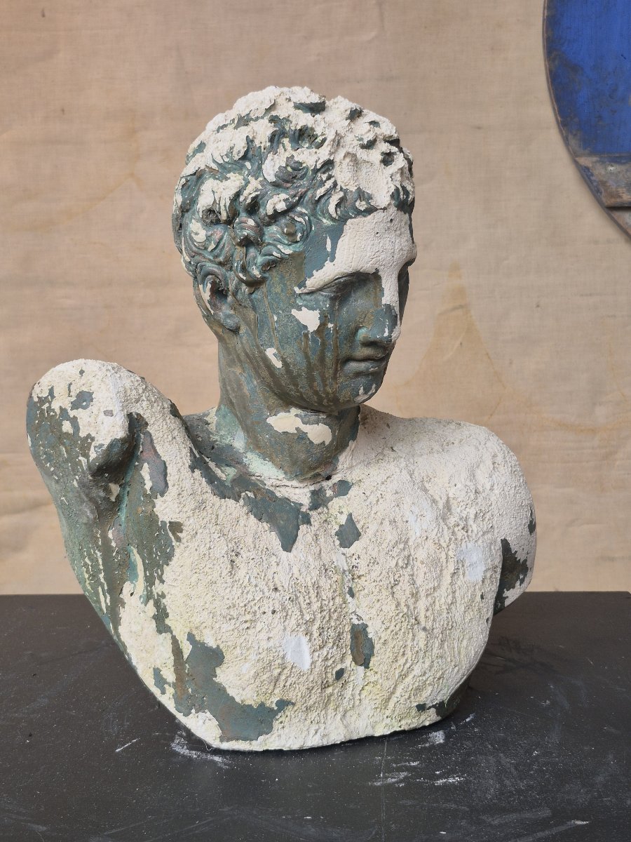 Old Garden Statue Of 'apoxyomenos'-photo-3