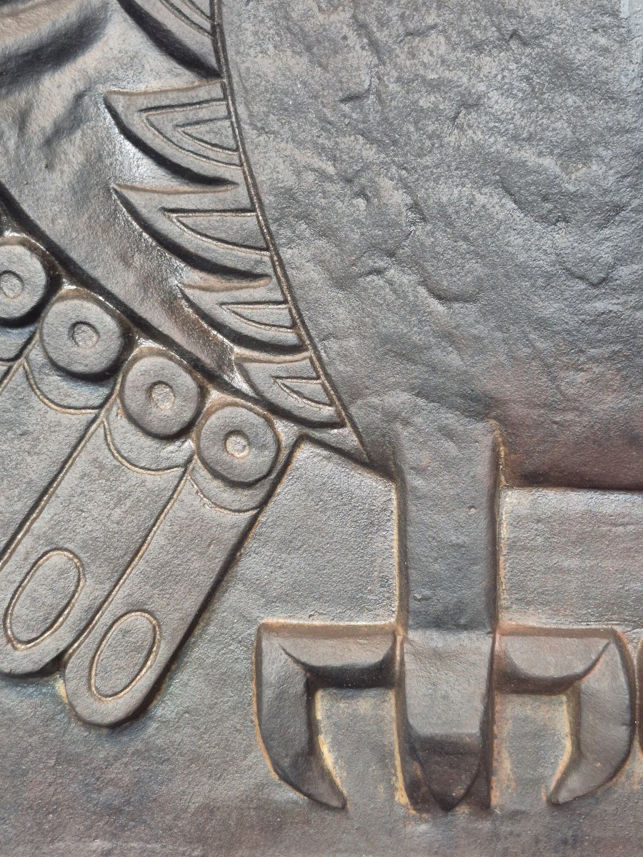 Modernist Sculptural 'owl' Fireback-photo-4