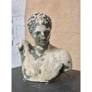 Old Garden Statue Of 'apoxyomenos'