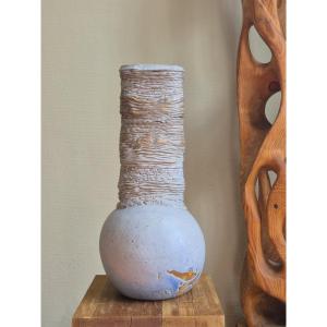 Vase sculptural en céramique d’atelier