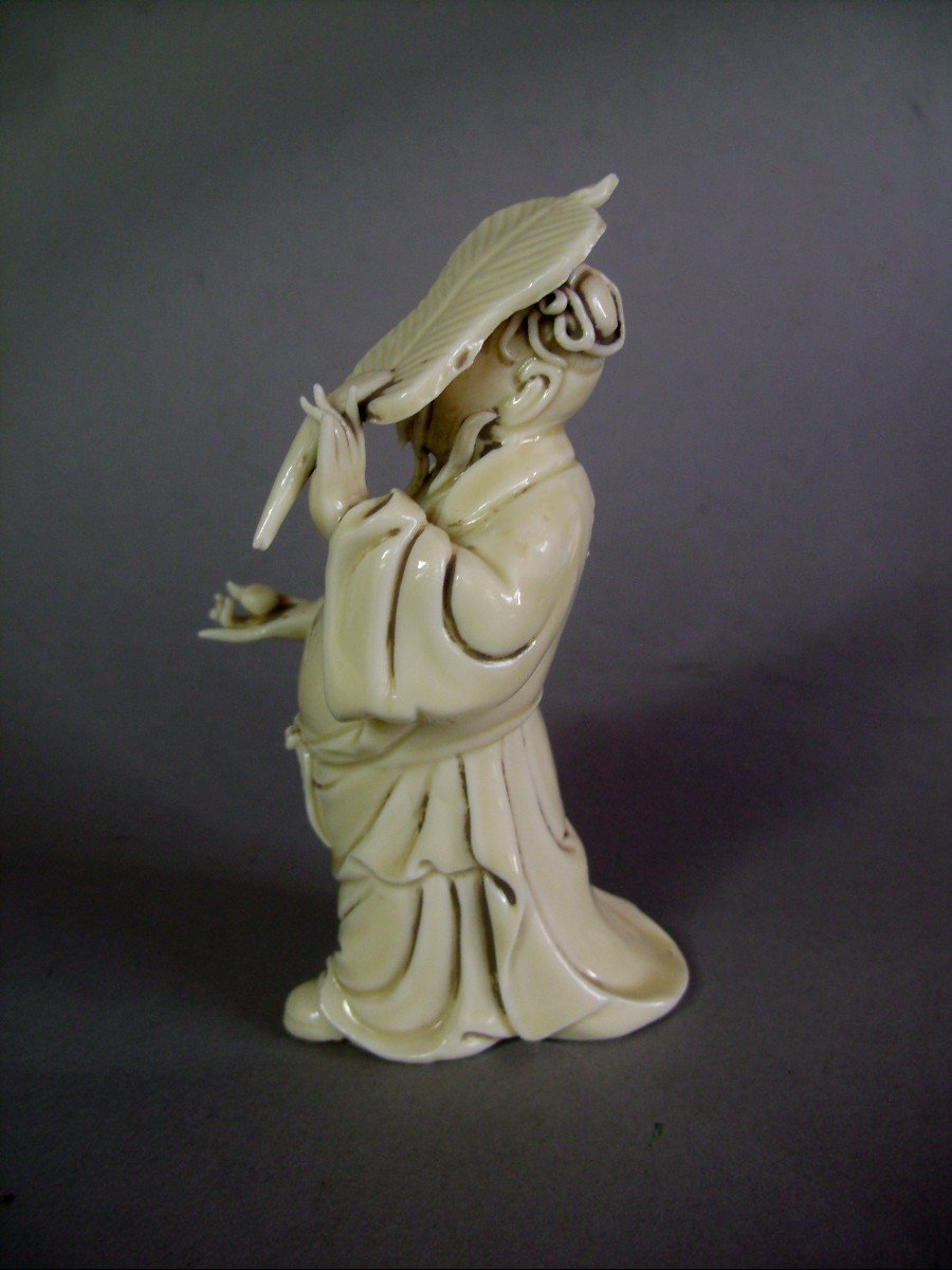 Chinese White. Fanning Immortal. 19th Century China.-photo-3
