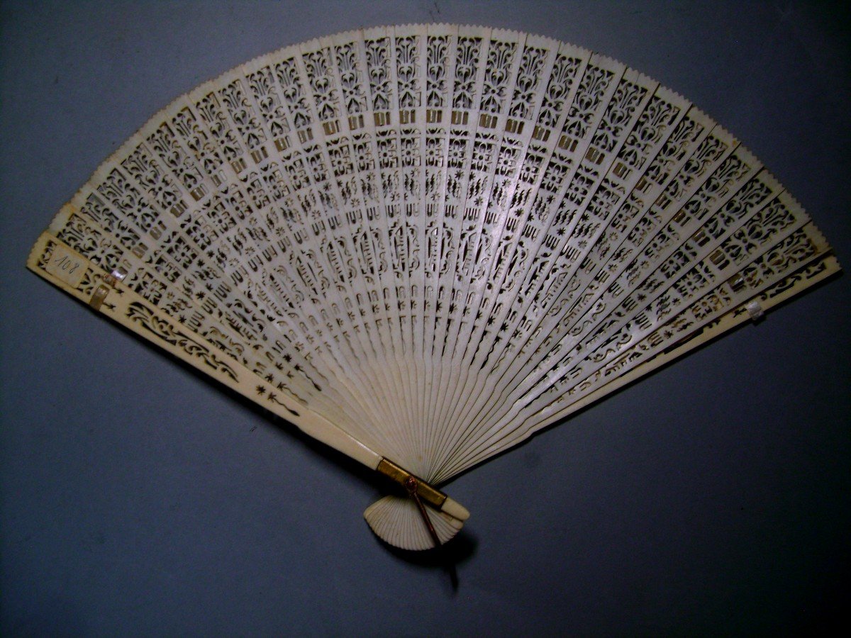 Ivory Fan. 19th Century China.-photo-4