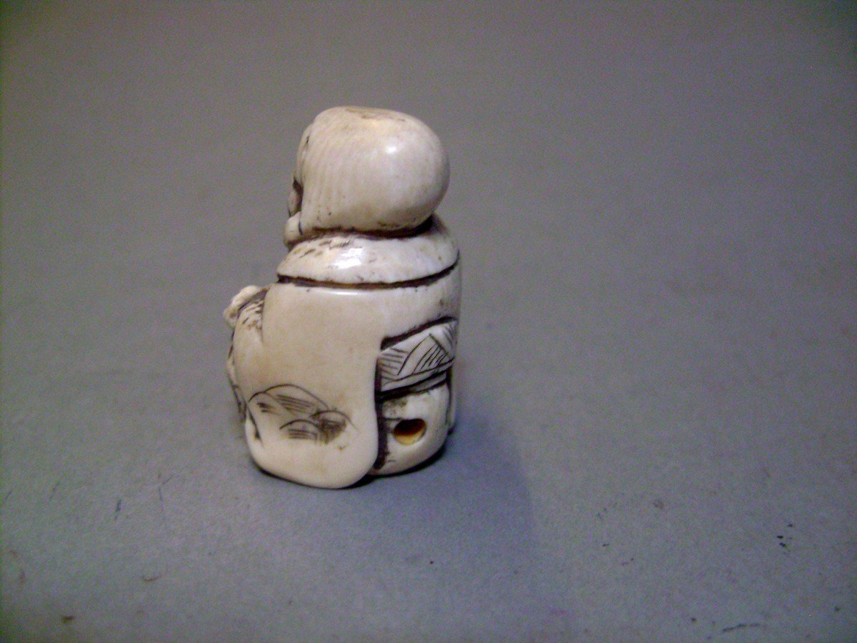 Ivory Netsuke. Old Man At Rest. Japan Meiji Period (1868-1912)-photo-3