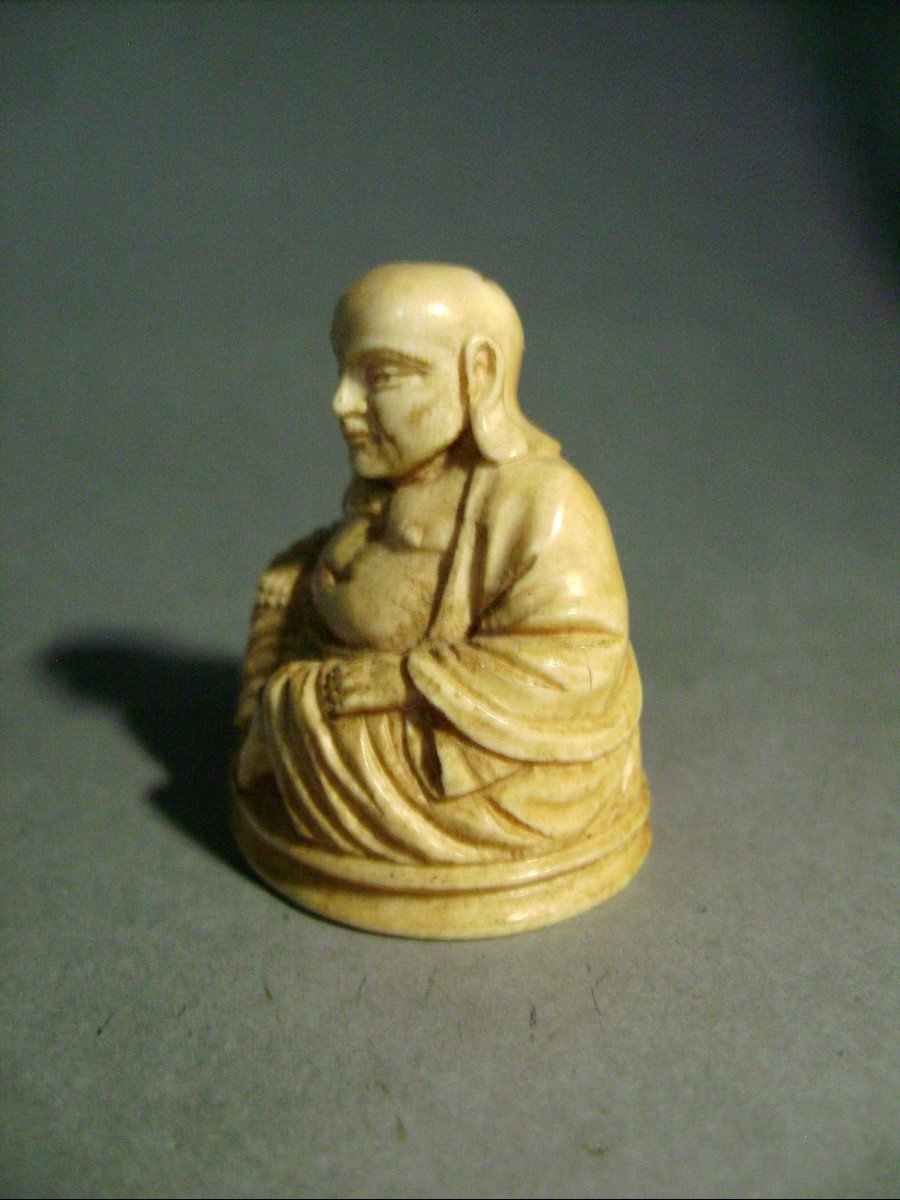 Okimonio en ivoire. Bouddha en méditation. Chine Début XXème.-photo-2
