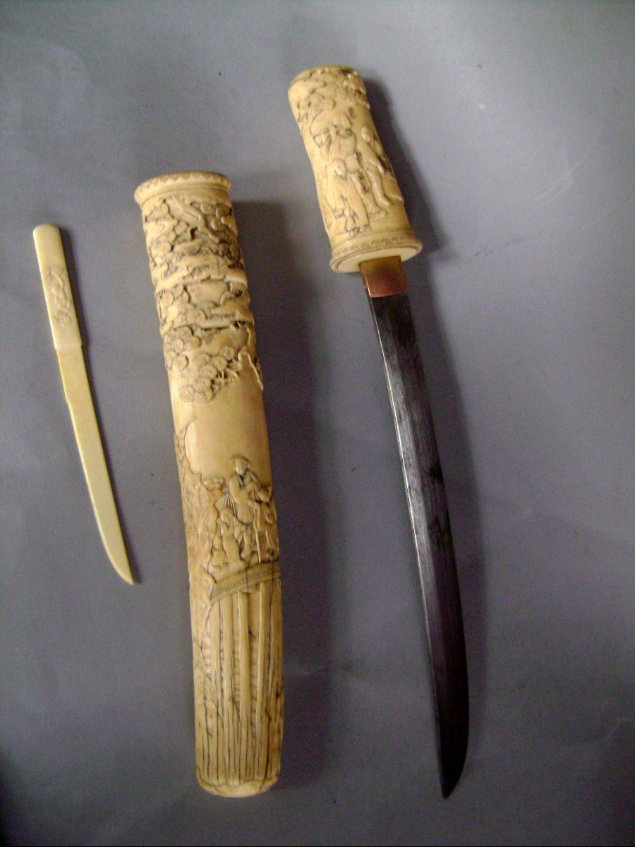 Okimono In Ivory. Samurai Tanto. Japan Meiji Period (1868-1912)