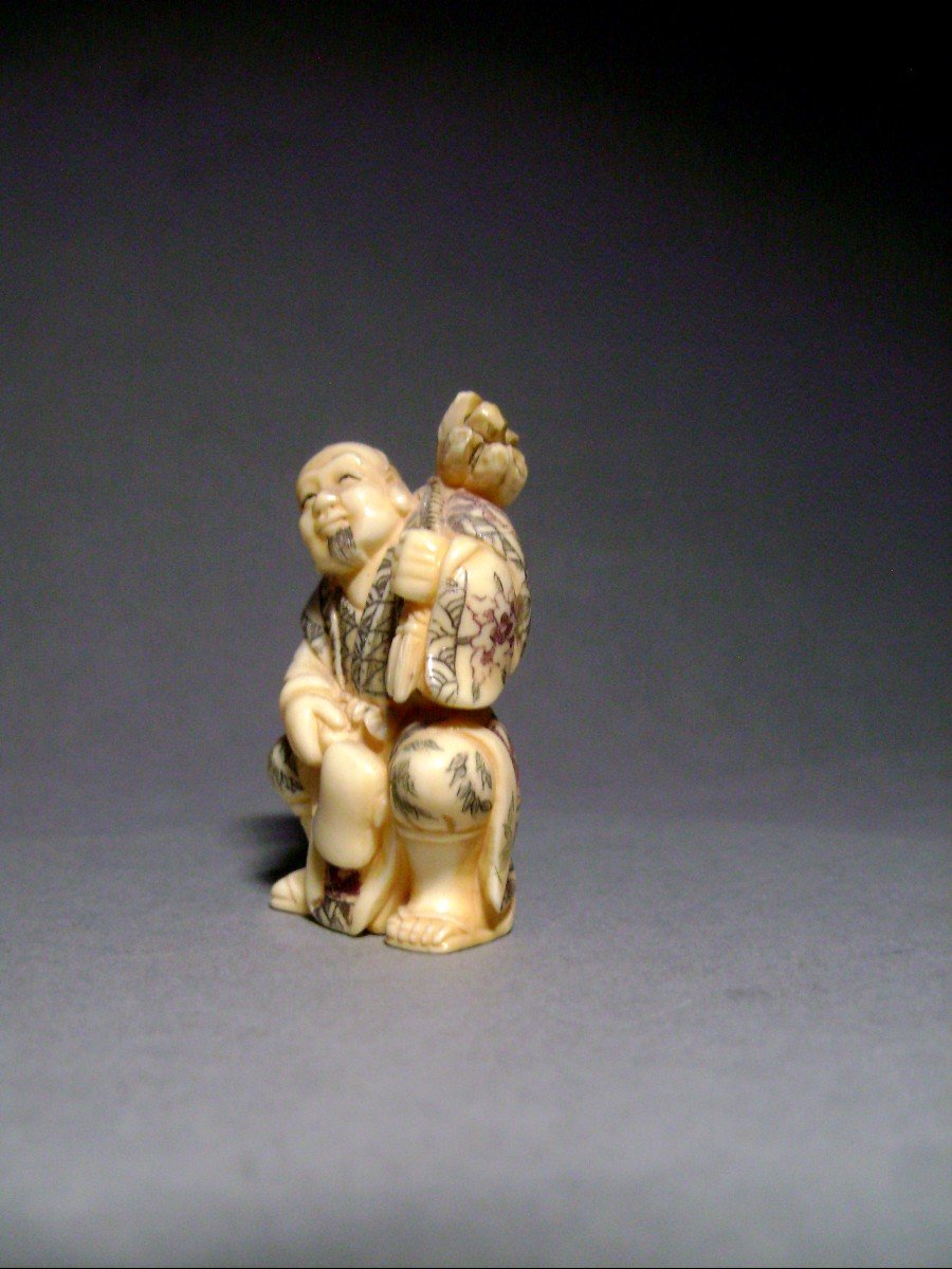 Netsuke en ivoire. Bûcheron. Japon Fin époque Taisho (1912-1928 )-photo-2