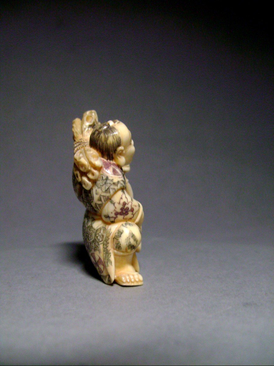 Netsuke en ivoire. Bûcheron. Japon Fin époque Taisho (1912-1928 )-photo-1