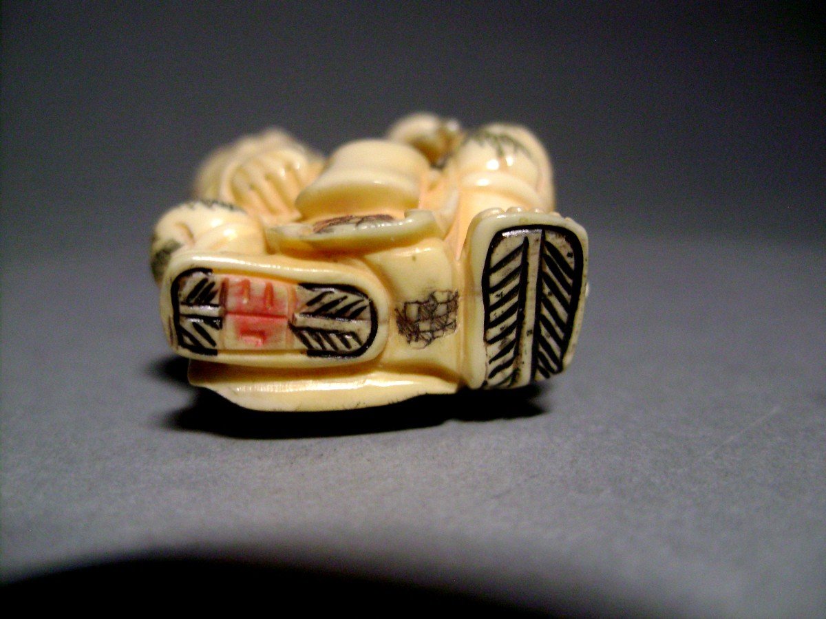 Netsuke en ivoire. Bûcheron. Japon Fin époque Taisho (1912-1928 )-photo-3
